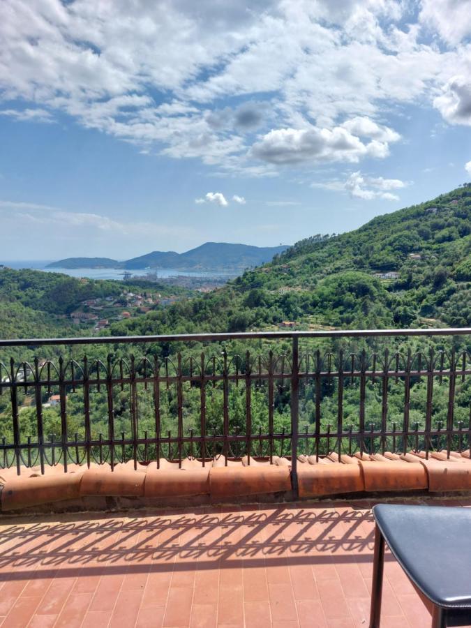 Agriturismo Oliva Azzurra Villa Valeriano Lunense Buitenkant foto