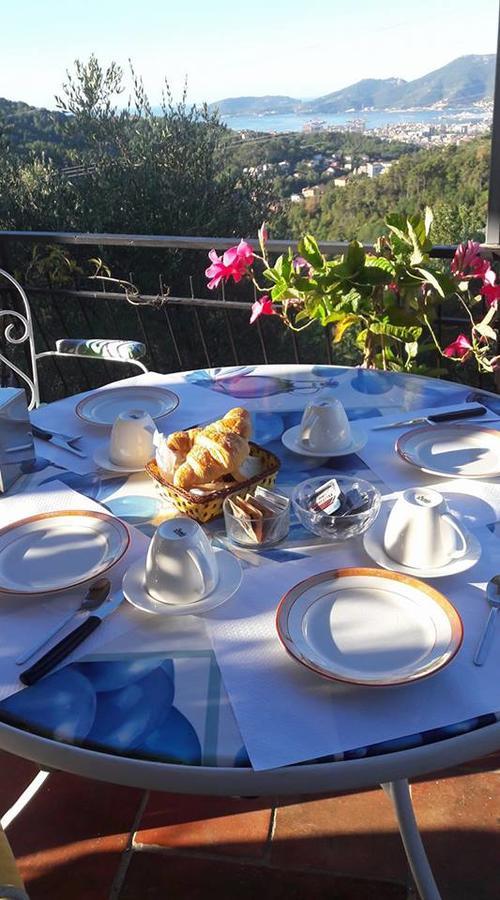 Agriturismo Oliva Azzurra Villa Valeriano Lunense Buitenkant foto